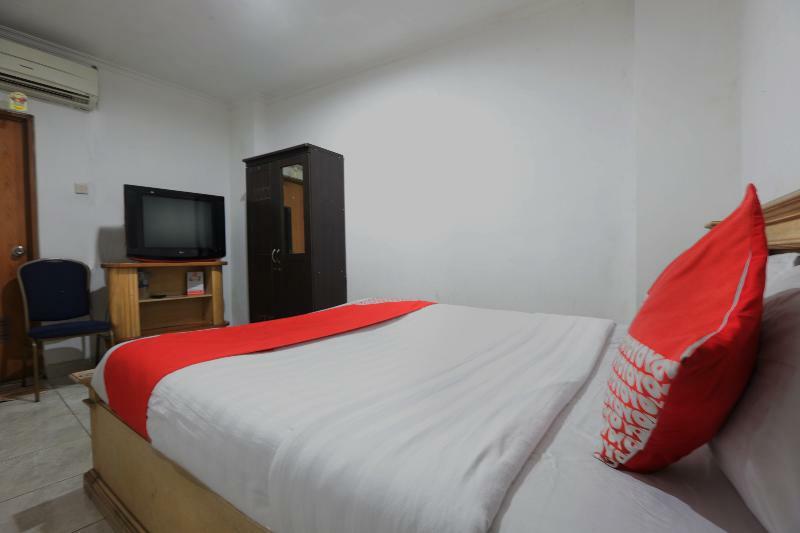 Reddoorz Near Tomang 2 Hotell Jakarta Exteriör bild